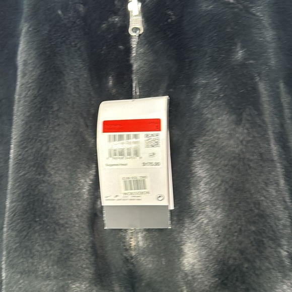 NWT NIKE FAUX FUR REVERSIBLE BOMBER JACKET SIZE LARGE BLACK - Picture 3 of 9